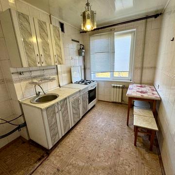 3-х комнатная с прекрасным видом из окна Мира 25 8 этаж.