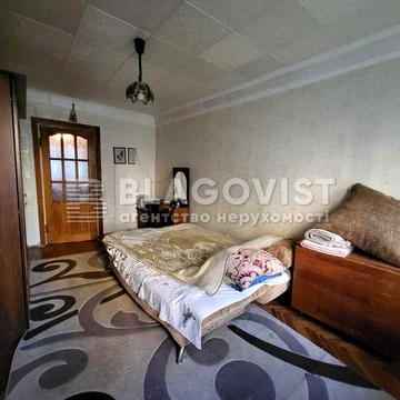 2к продаж вул. Соловяненка Анатолія (Бойченка), 15 Метро Чернігівська