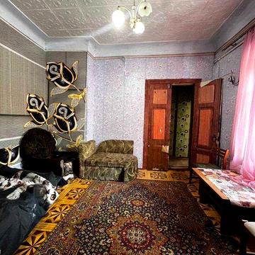 Продам 2 комнатный жилкоп с гаражом Центр города