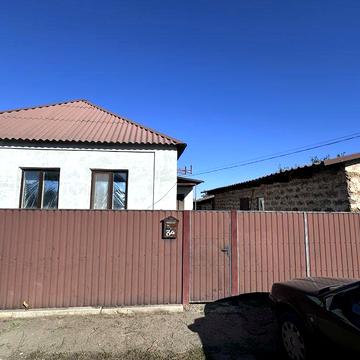 Продам будинок  з усіма зручностями
