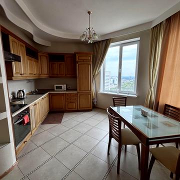 Несторівський пров., 6