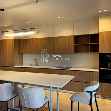 счастлива, 1