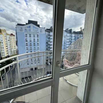 Володимира Івасюка вул., 7