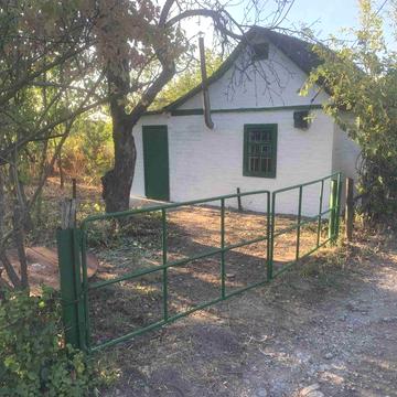 Продам в Каменское дом дача и 6 соток