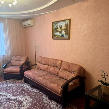 Добровольців вул. (Маршала Говорова), 3а