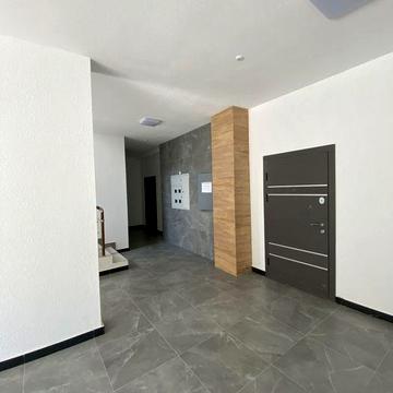 Продаж квартири,центр, новобудова,кромакс буд,три кімнати, таунхаус