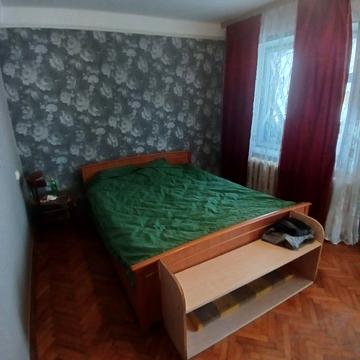 Верховної Ради бульв., 25