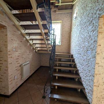 Продаж 3к Дім Поперечна вулиця