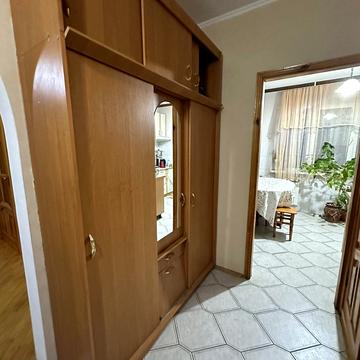Озерна вул., 24
