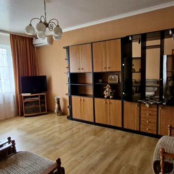 Героїв Дніпра вул., 75