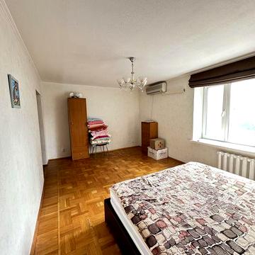 Продаж 2-к квартири пр. Бажана Позняки 4 поверх з ремонтом 78 м2