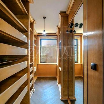 Продаж 8к Дім Михайла Чалого вулиця