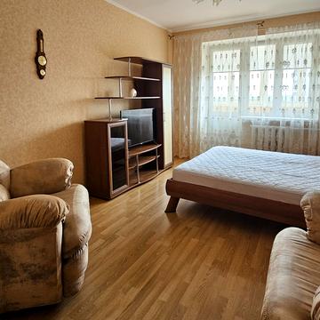 Тростянецька вул., 49