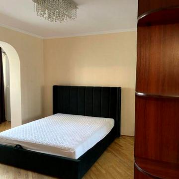 Урлівська вул., 5