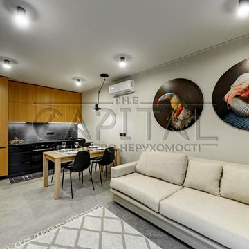 Джона Маккейна вул. (Івана Кудрі), 7