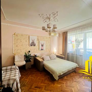 Івана Величковського вул., 44