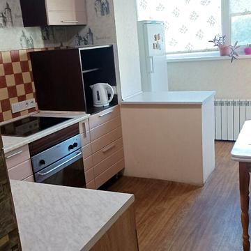 Довгострокова оренда 1к Квартира Тополина вулиця