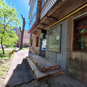 Металургів просп., 5