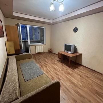 Ярослава Баїса вул. (Володимира Висоцького), 18