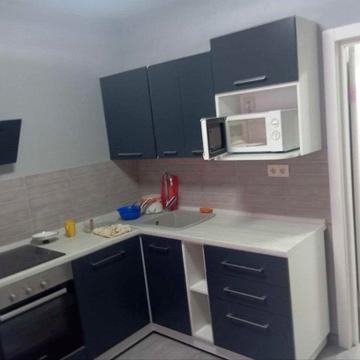 Домобудівельна вул., 11