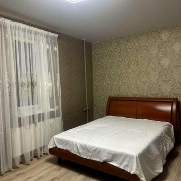 Віктора Мерзленка вул. (Хуліана Грімау), 10