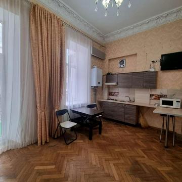 Канатна вул., 7
