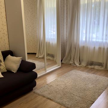 Валерія Лобановського вул., 27