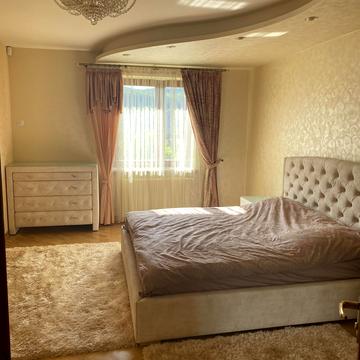 Івасюка вул., 20