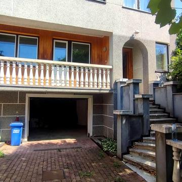 Мора Йокаі вул., 15