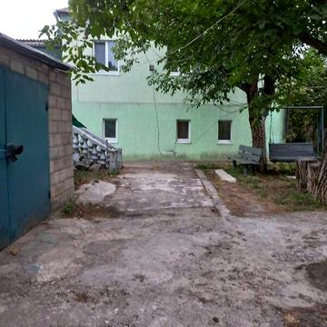 Продаж 6к Дім Золотоосіння вулиця