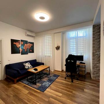 Євпаторійська вул., 2б