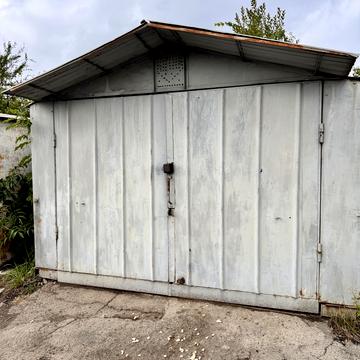 Симона Петлюри вул., 14