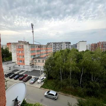 Капушанська вул., 132