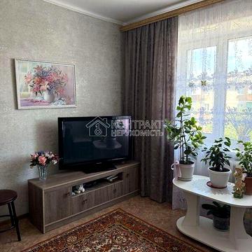 Продаж 1к Квартира Ньютона вулиця