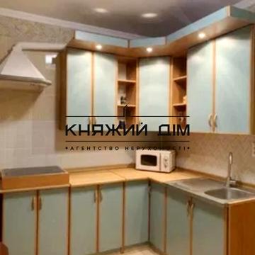 Анни Ахматової вул., 39-А