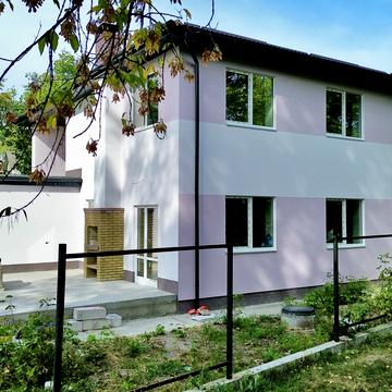 Центральна вул., 10