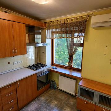 Лесі Українки просп. (Гагаріна), 3
