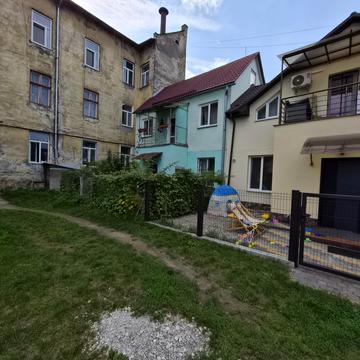Донецька вул., 9