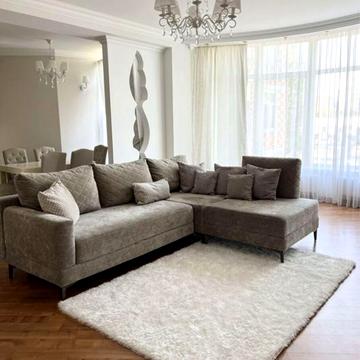 Постора квартира бІля парку Перемоги