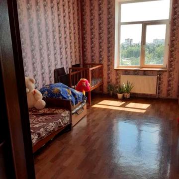 Простора квартира на Левітана