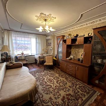 Продається 3-кімнатна затишна квартира, у самому серці Київського района.