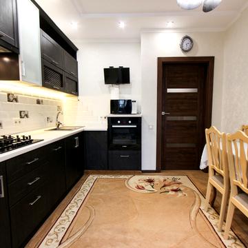 Державності вул., 114в