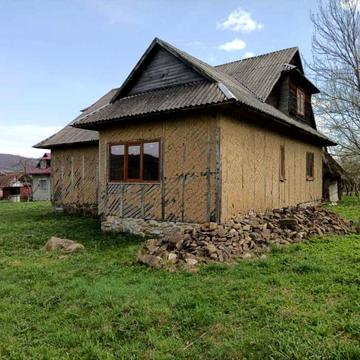 Центральна, 1