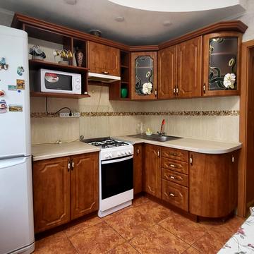Червоної Калини просп. (Володимира Маяковського), 8