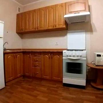 Машинобудівна вул., 22