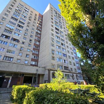 Ґарета Джонса вул. (Сімї Хохлових), 1
