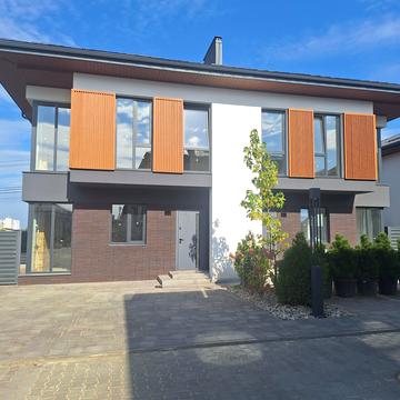 Полтавська вул.