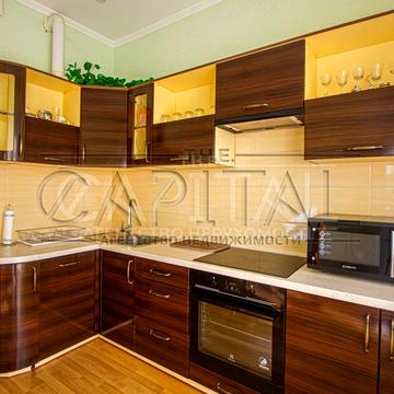 Євгена Коновальця вул. (Щорса), 32-Б