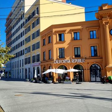 Інглезі вул. (25-ї Чапаєвської Дивізії), 2в