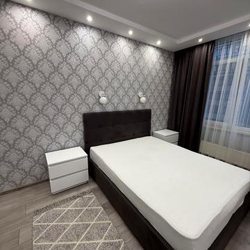 Практична вул., 8